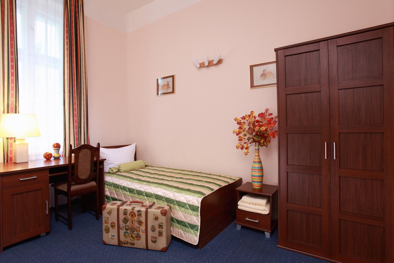 Hotel-Pension Cortina Βερολίνο Εξωτερικό φωτογραφία
